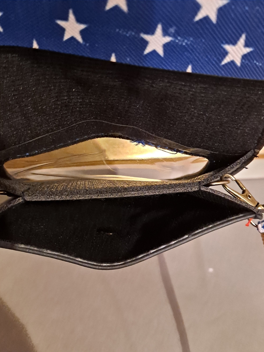 American Flag Stars & Stripes Crossbody Phone Pouch - Blue/Red/White - Picture 4 of 6